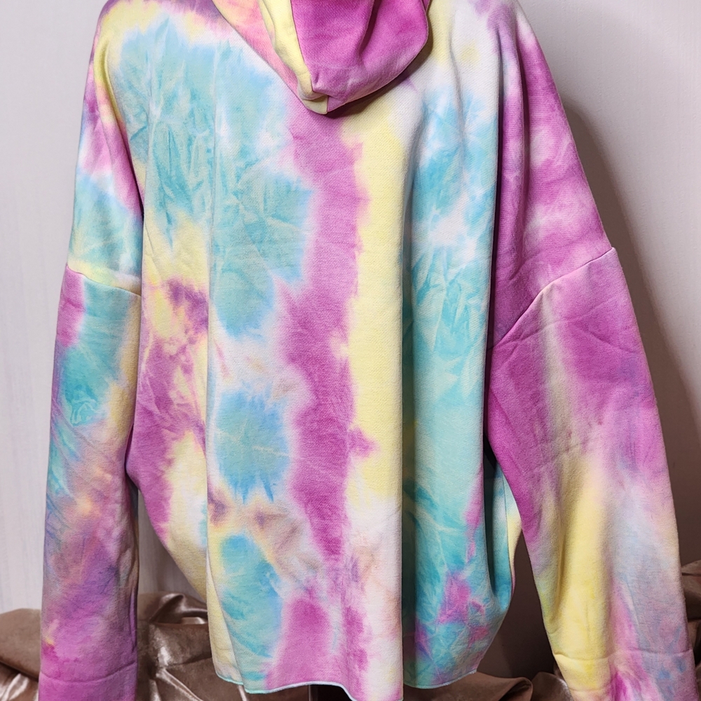 Tie-Dye Women's Sweater - Picture 5 of 7